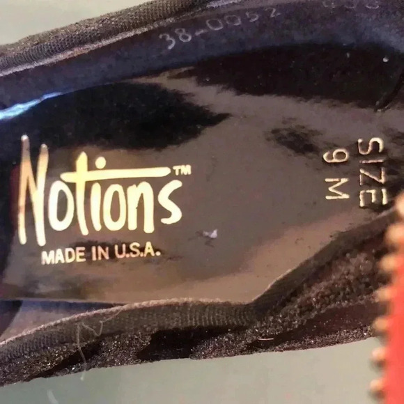 Vintage Notions black high heels with glitter.  Perfect for a festive occasion! - Picture 3 of 8